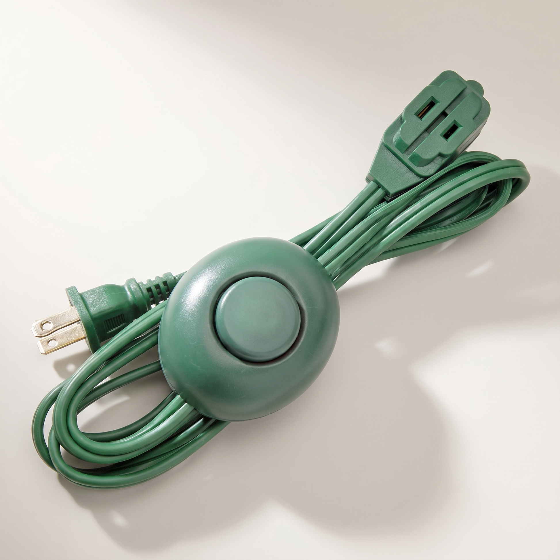 Indoor Light-Duty Extension Cord with Foot Switch, 3 Outlets - Green
