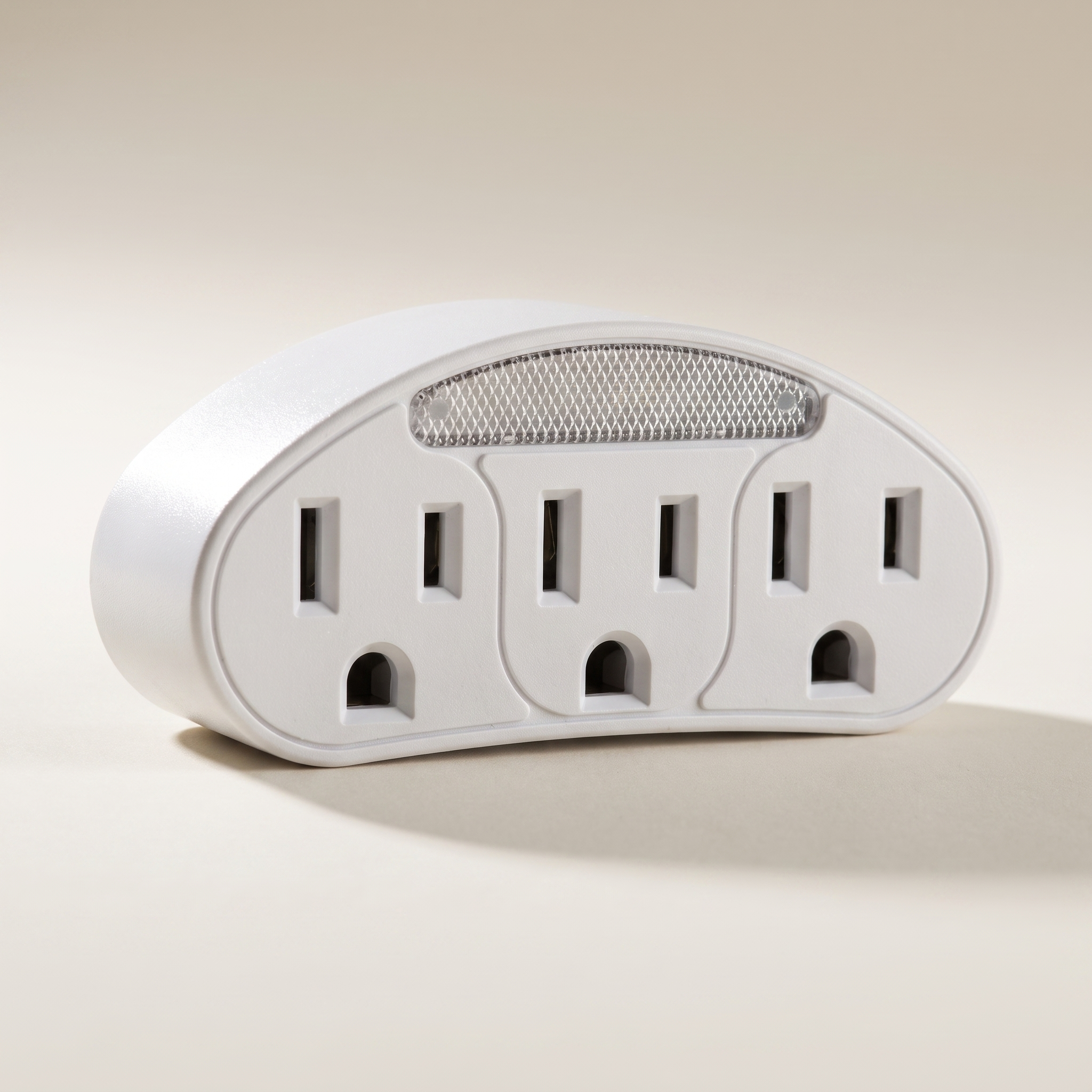 3-Outlet Grounded Tap with Automatic Night Light