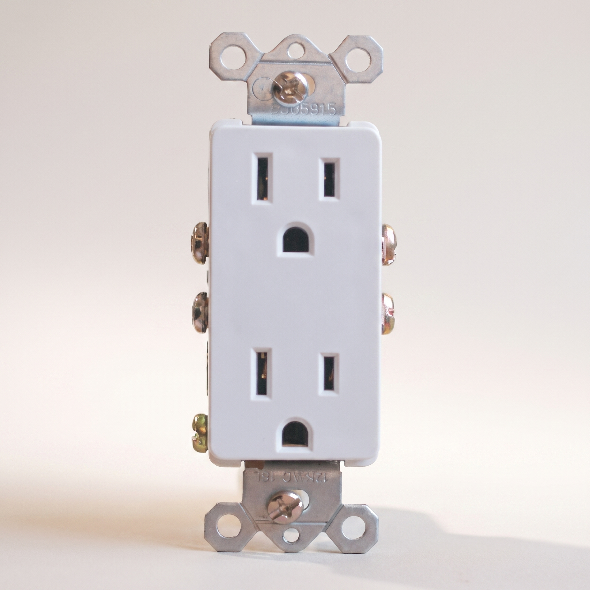 Xtricity Decorative Duplex Receptacle — 15A / 125V, Tamper-Resistant (10-Pack)