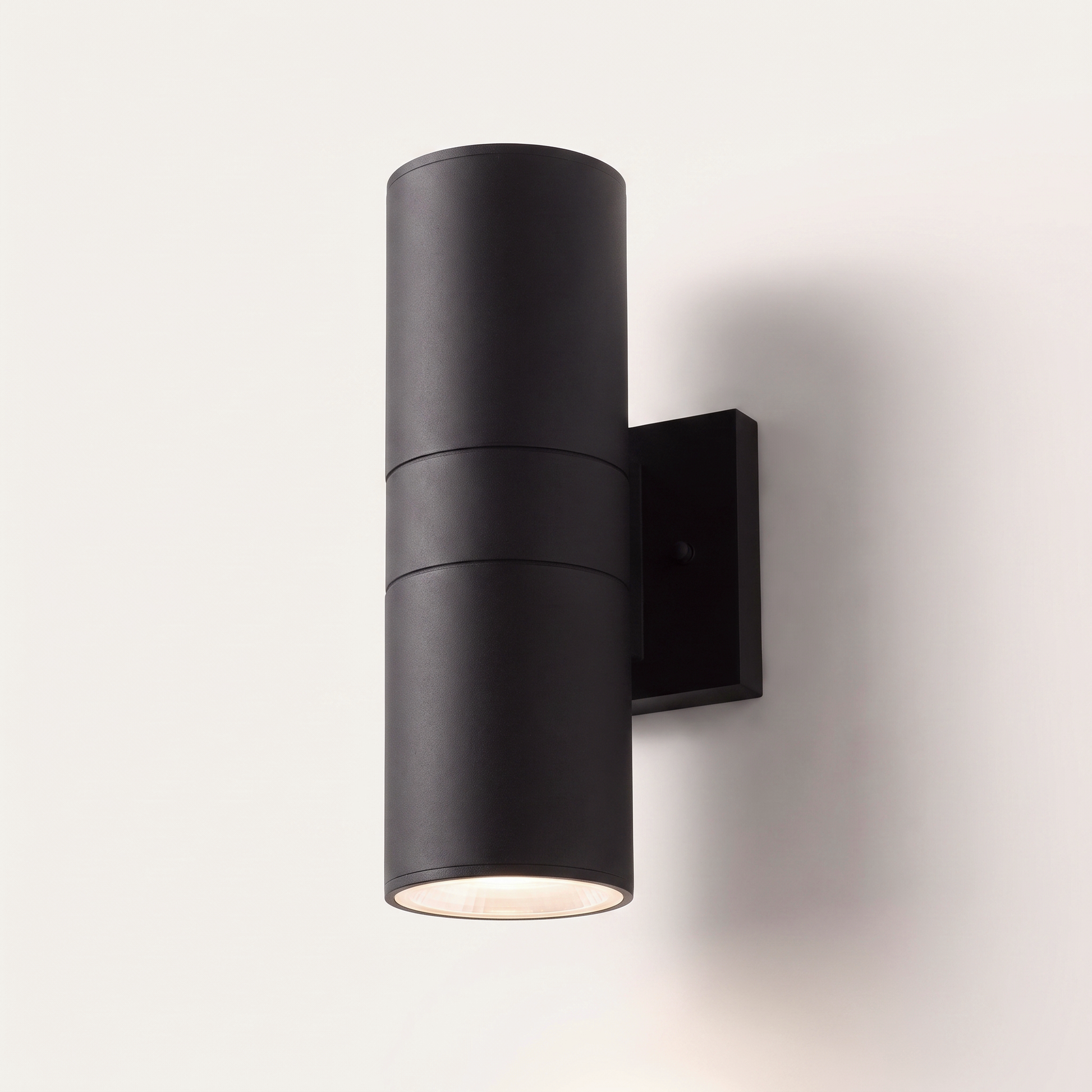 Xtricity "Olivia" LED Outdoor Wall Mount — 18W / 1400 Lumens / 3000K Soft White