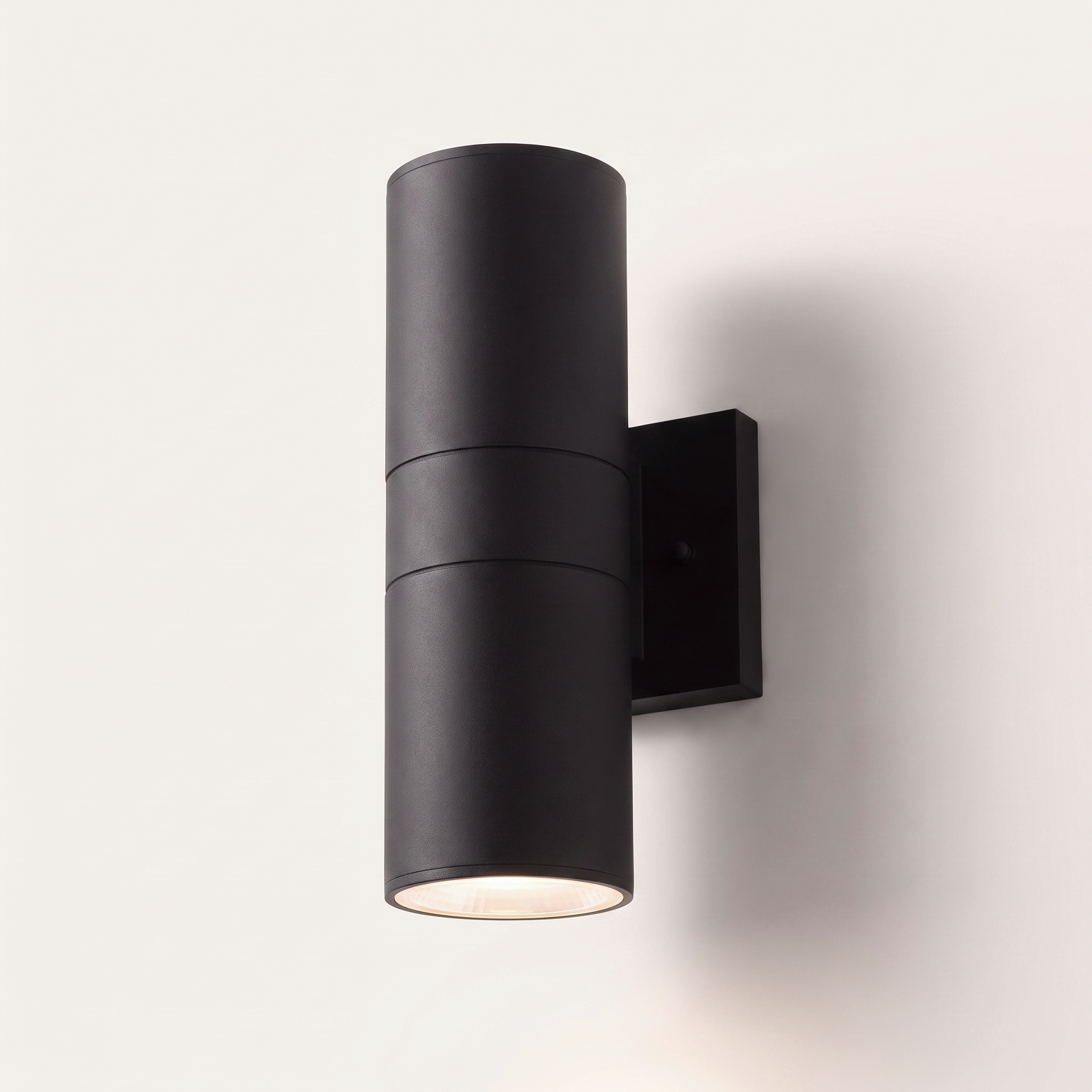 Xtricity "Olivia" LED Outdoor Wall Mount — 18W / 1400 Lumens / 3000K Soft White