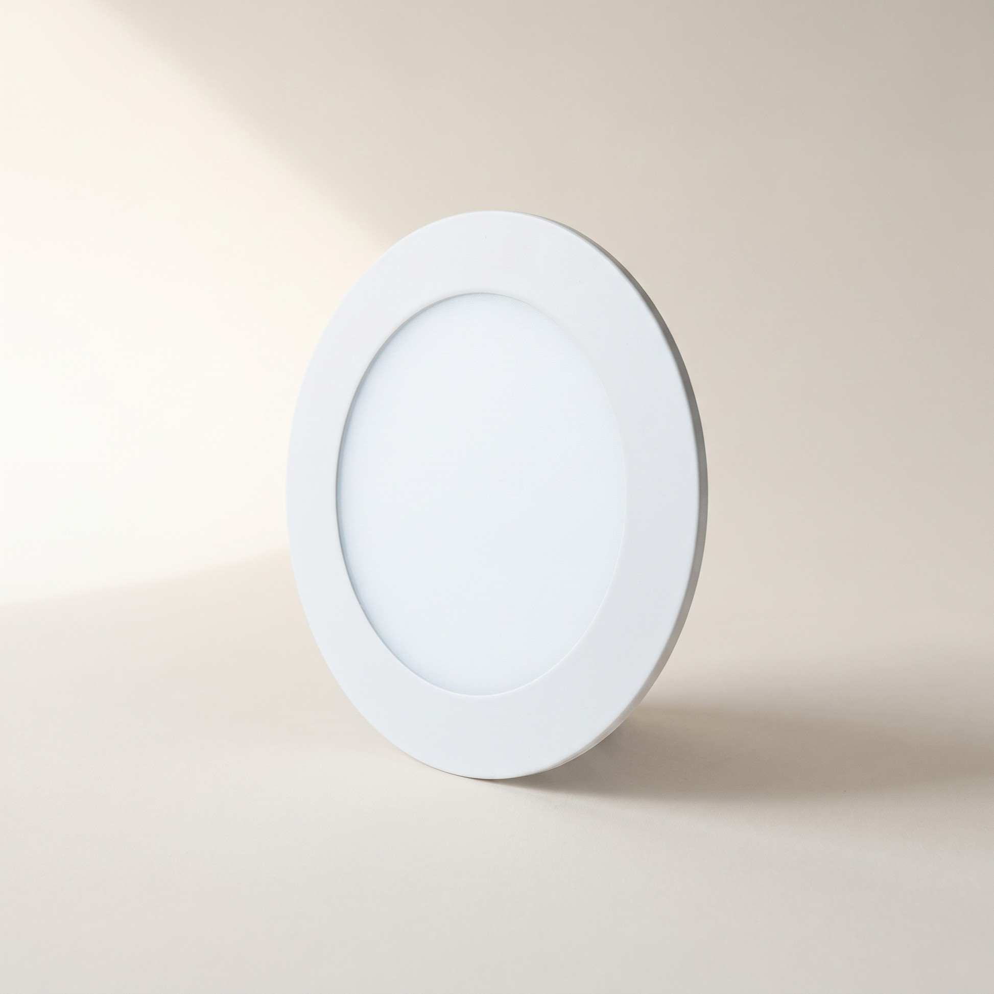 Xtricity 4" Ultra-Thin LED Recessed Light — 10W / 750 Lumens / 5000K Daylight — Round White, Single