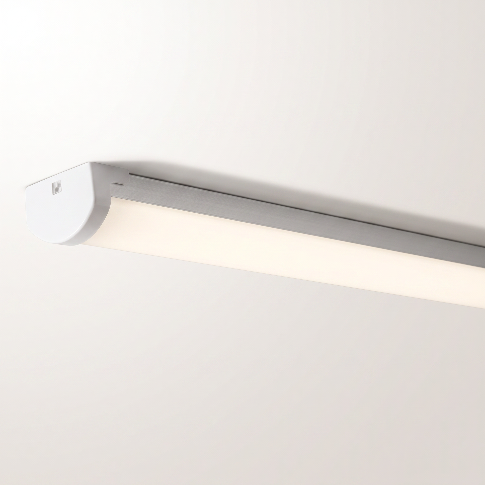 Xtricity 4' LED Wraparound Light — 55W / 5000 Lumens / 4000K Cool White