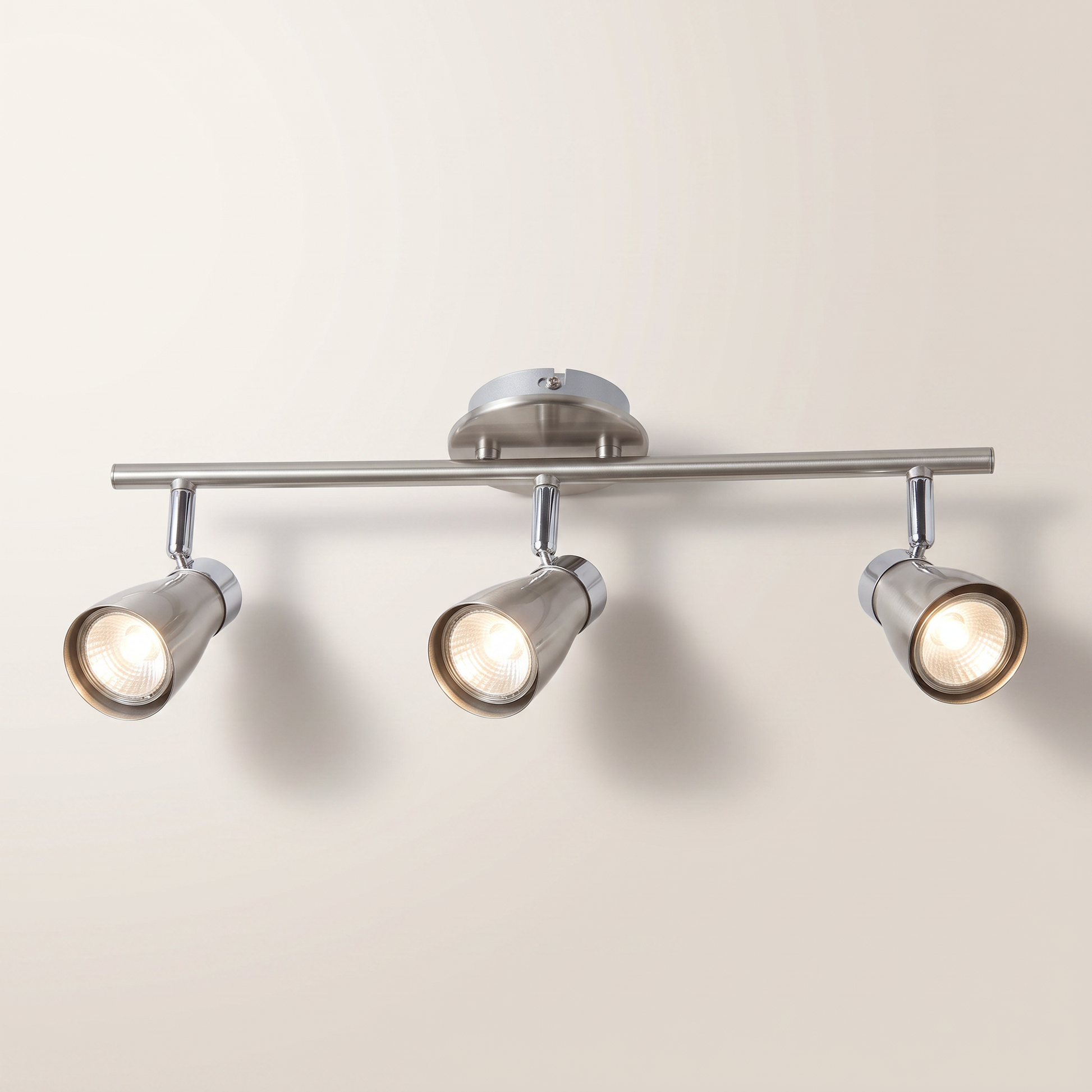 "Yorkshire" 3-Head Track Bar — Nickel & Chrome