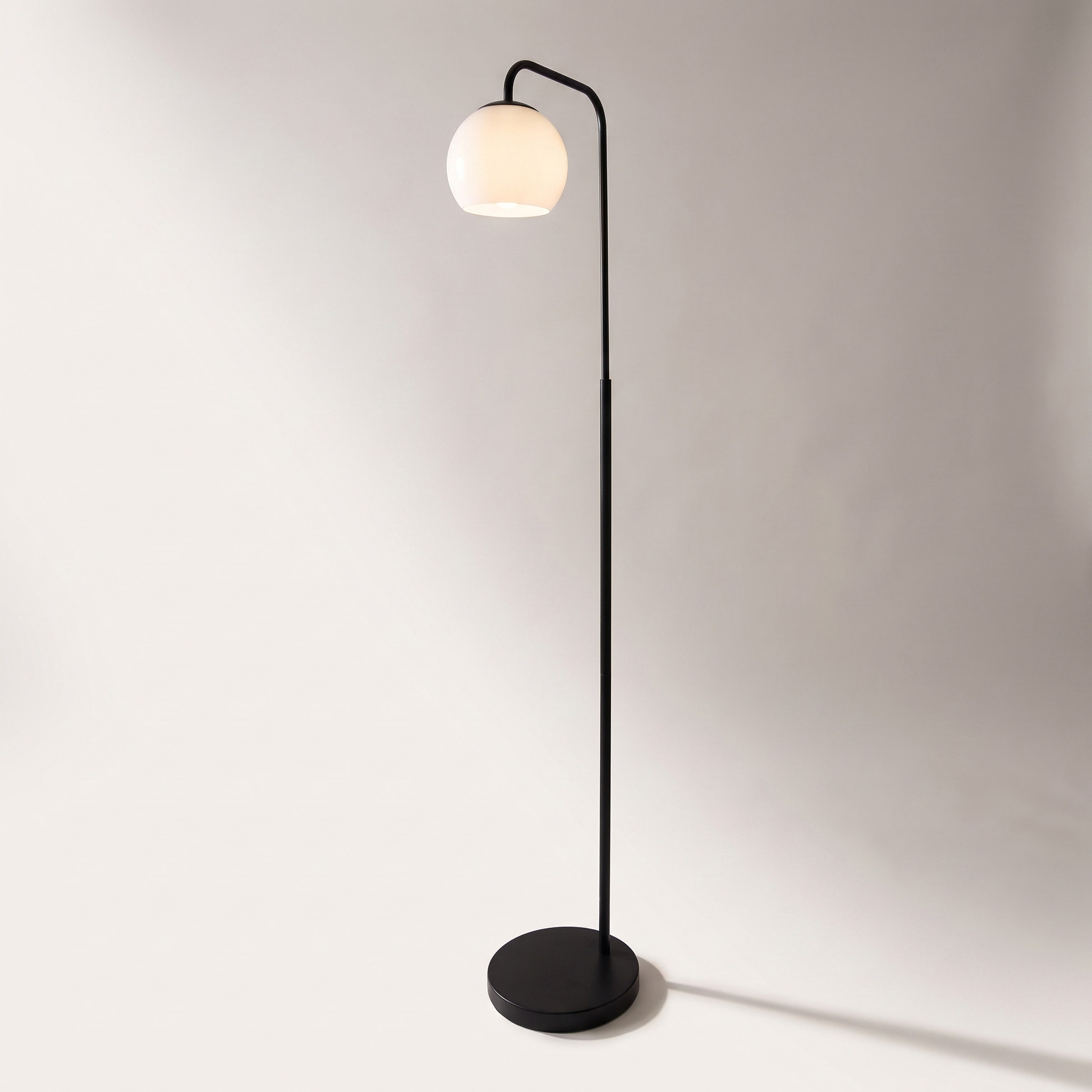 "Cape Town" Floor Lamp — Matte Black