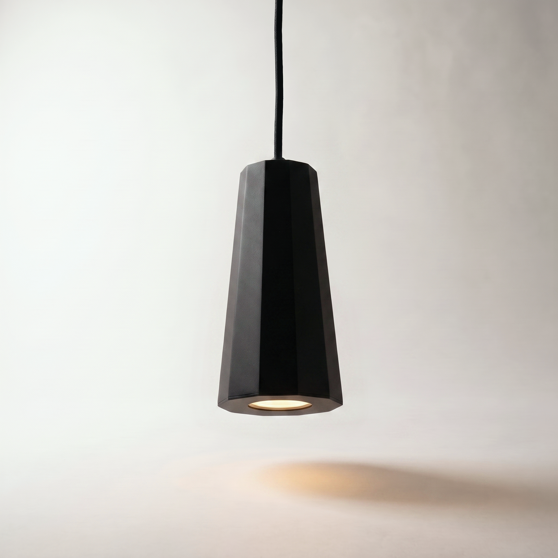 Beverly Pendant Light, Black
