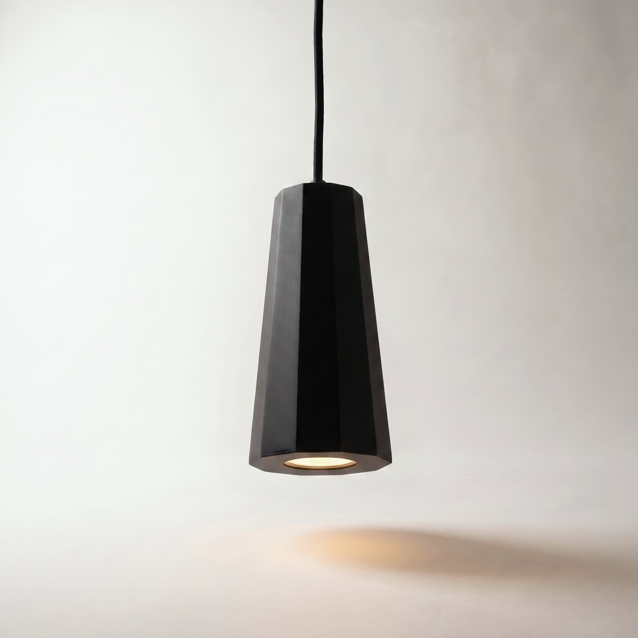 Beverly Pendant Light, Black