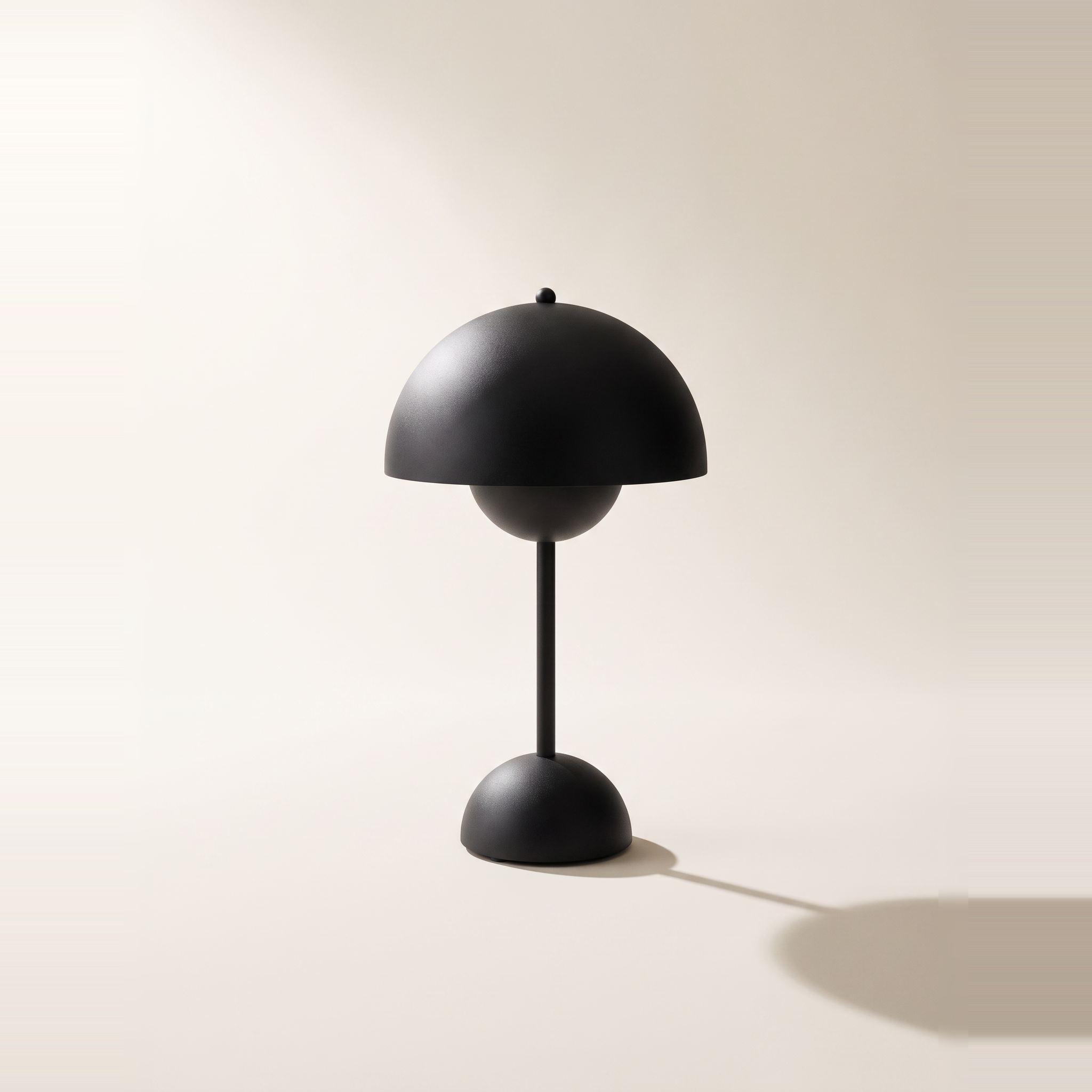 Lampe de table tactile DEL portable Palm Springs, rechargeable par USB — Sans fil, à intensité variable, 3 couleurs, noire