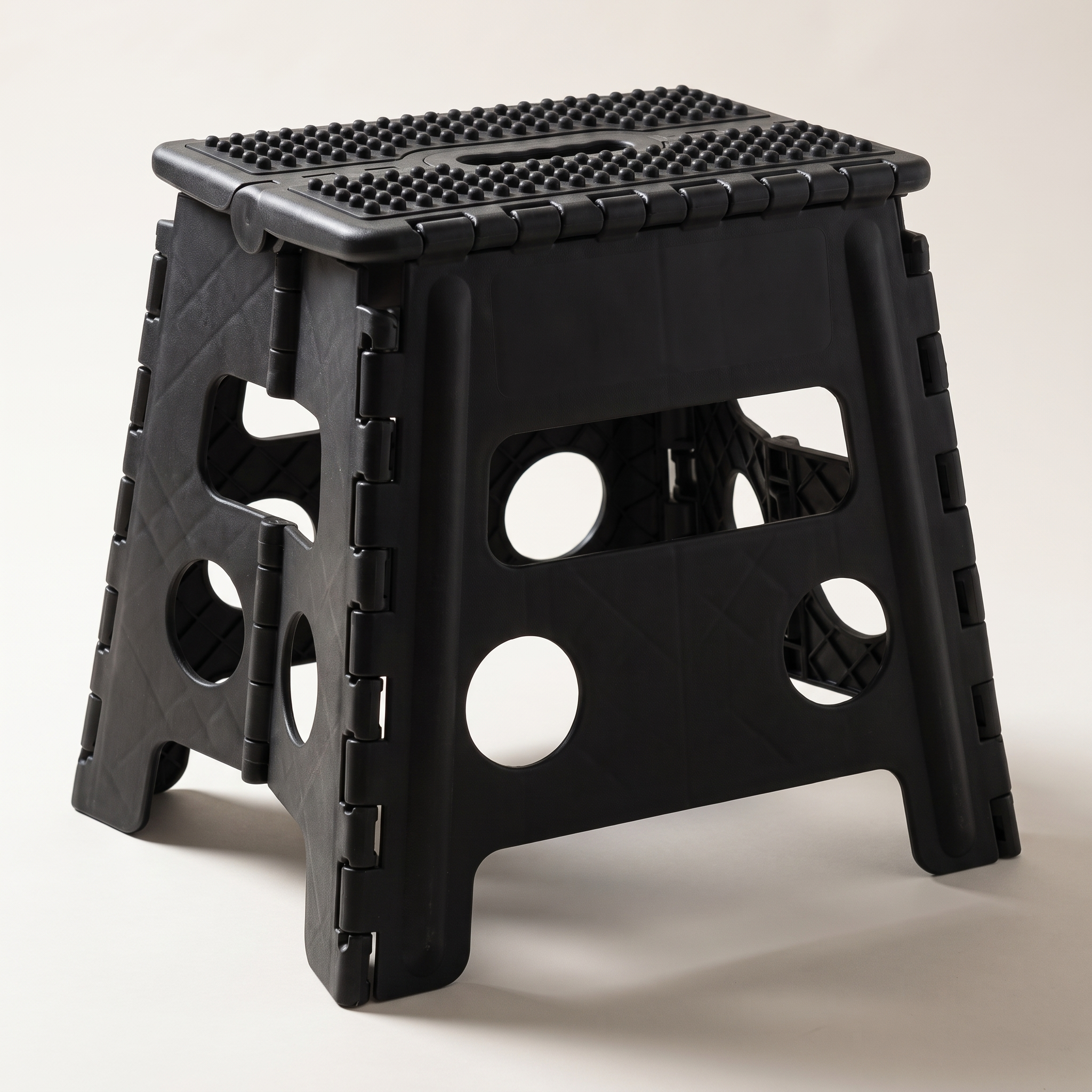 Tabouret pliant antidérapant de 31,75 cm - Noir