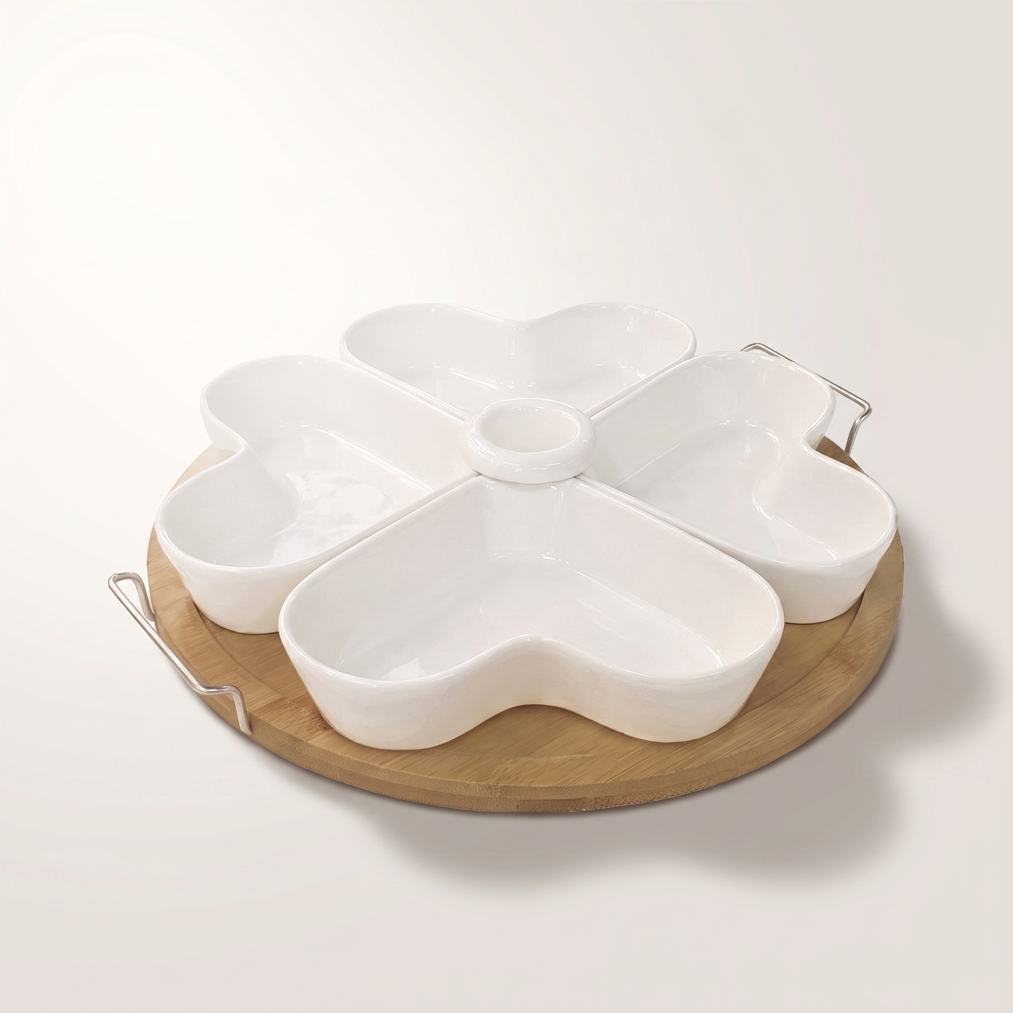 Ensemble de plateau apéritif en forme de cœur avec bols en céramique et poignées en acier inoxydable