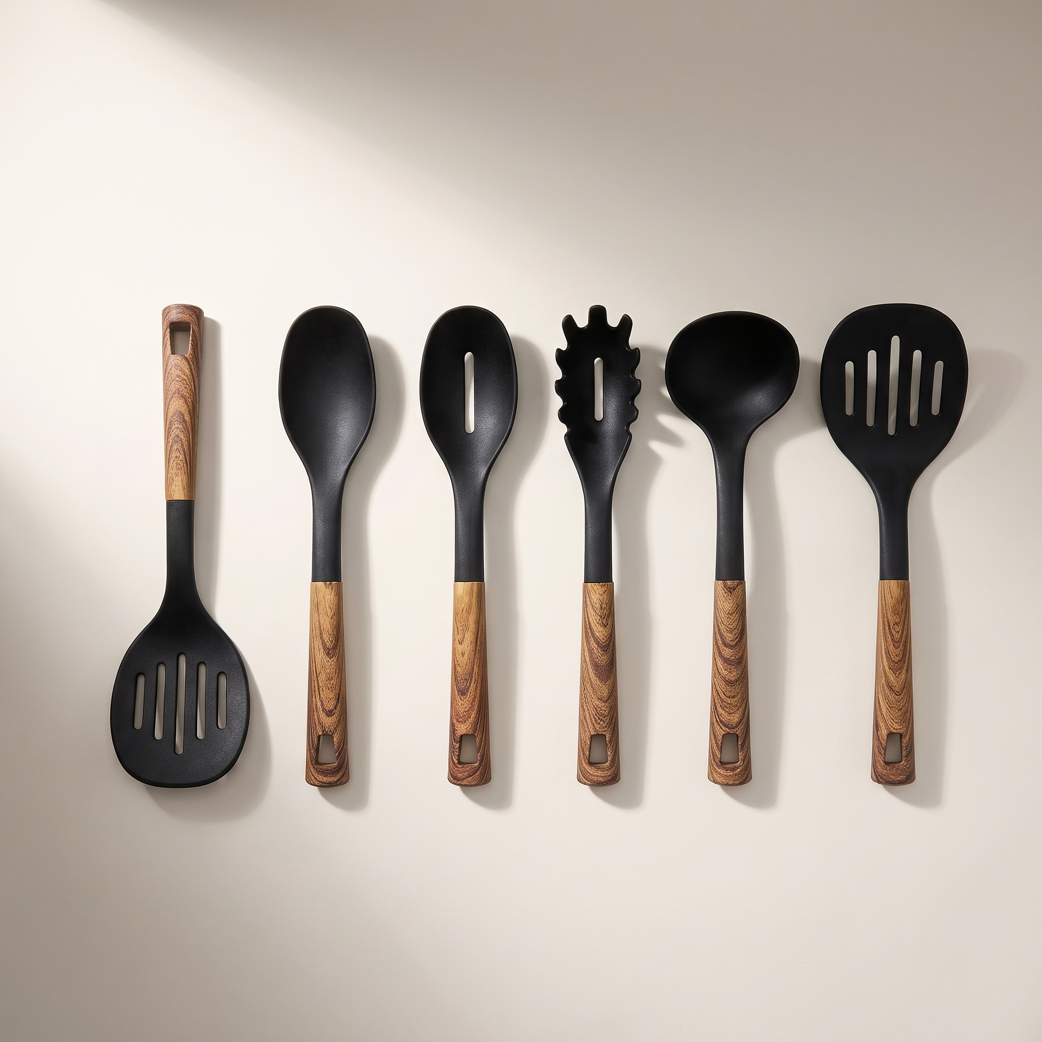Ensemble de 6 ustensiles de cuisine avec manches façon bois