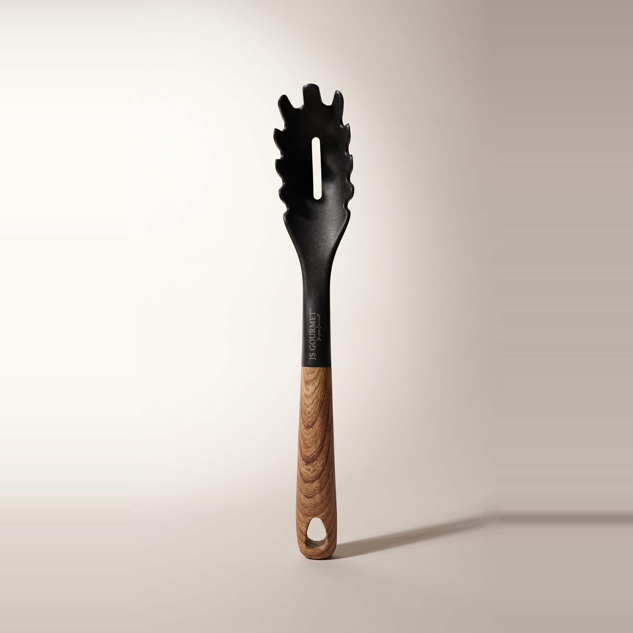 Cuillère à pâtes JS Gourmet ERGO-Grip — Manche ergonomique en grain de bois cintré