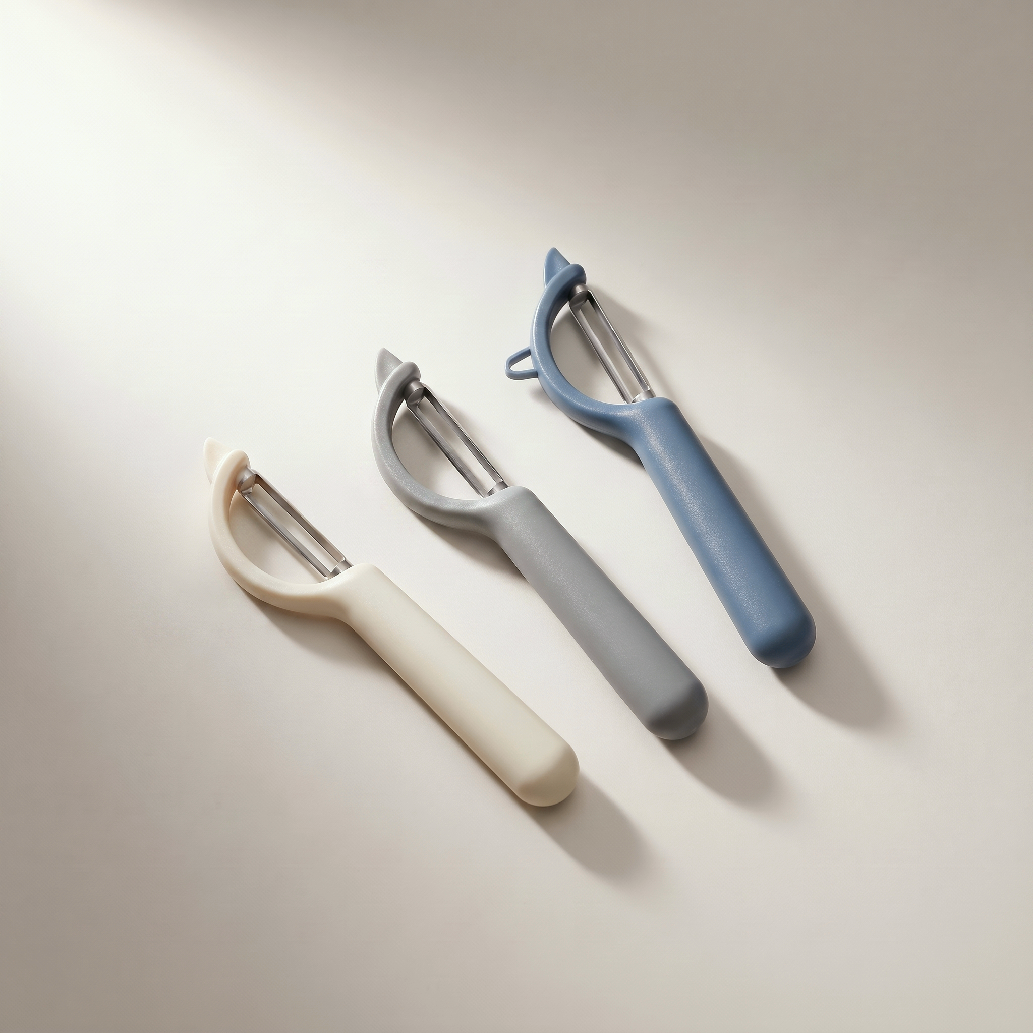 Swivel Curved Julienne Vegetable Peeler