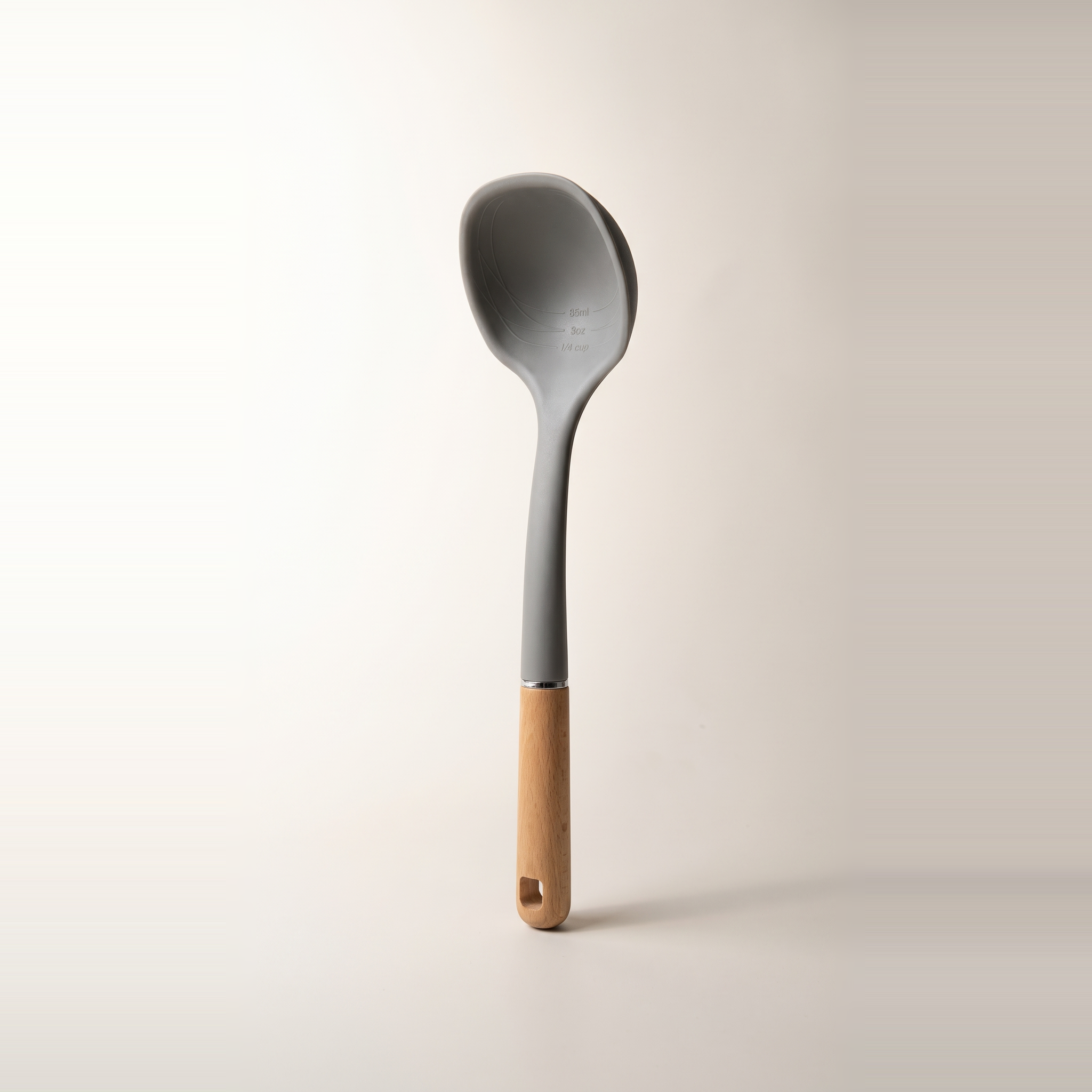 Louche en silicone avec manche en hêtre