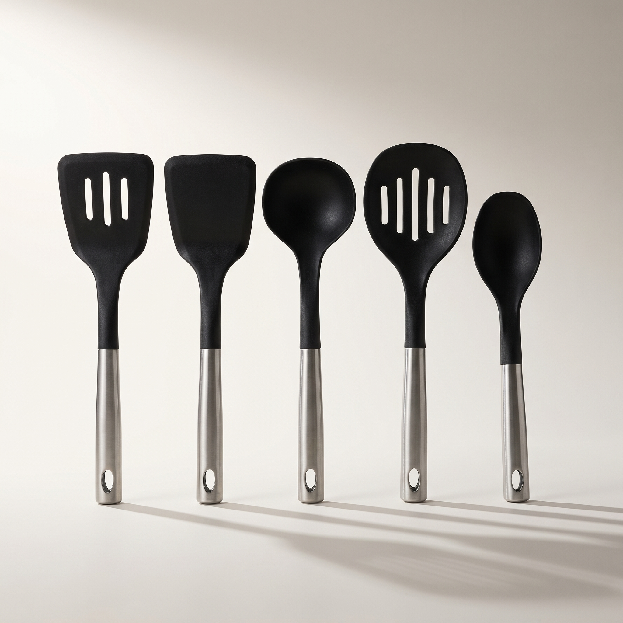 Ensemble de 5 ustensiles de cuisine en nylon et acier inoxydable