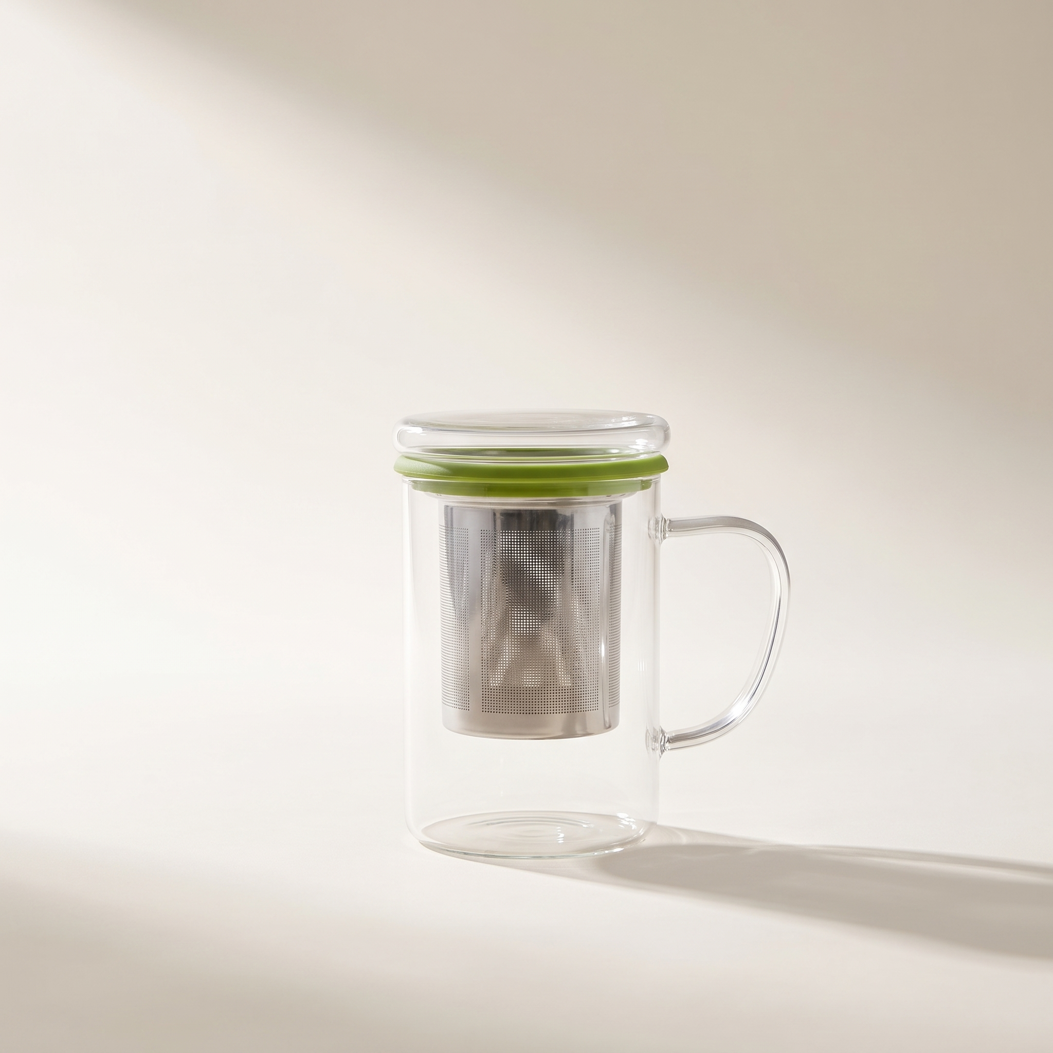 Tasse à thé en verre à double paroi avec infuseur en acier inoxydable et couvercle en verre, 350 ml — silicone vert
