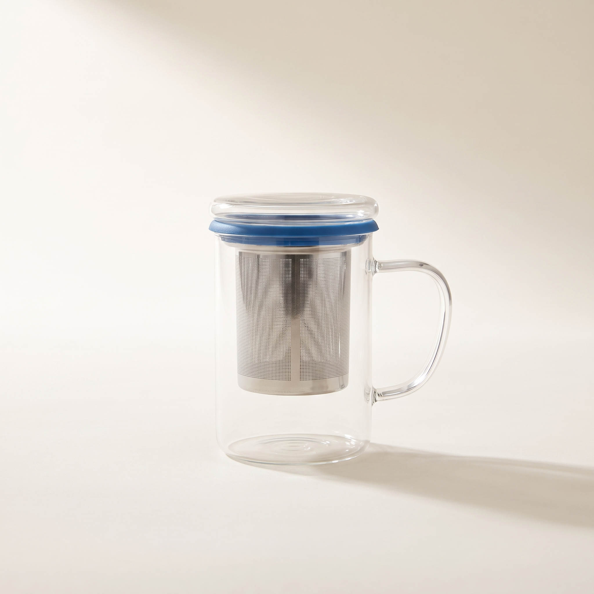 Tasse à thé en verre à double paroi avec infuseur en acier inoxydable et couvercle en verre, 350 ml — Silicone bleu
