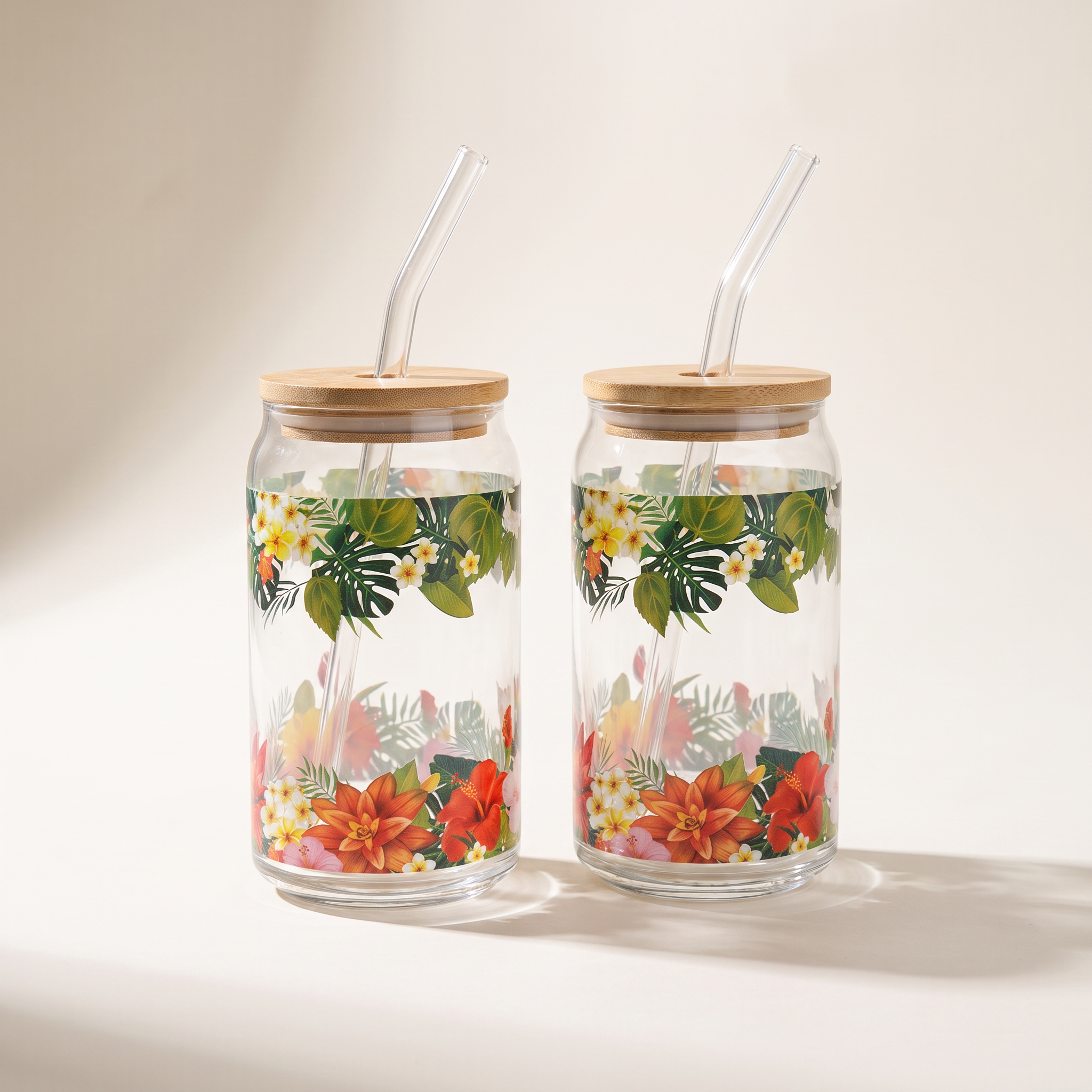 Gobelets en verre avec couvercle en bambou et paille en verre (lot de 2) — imprimé tropical