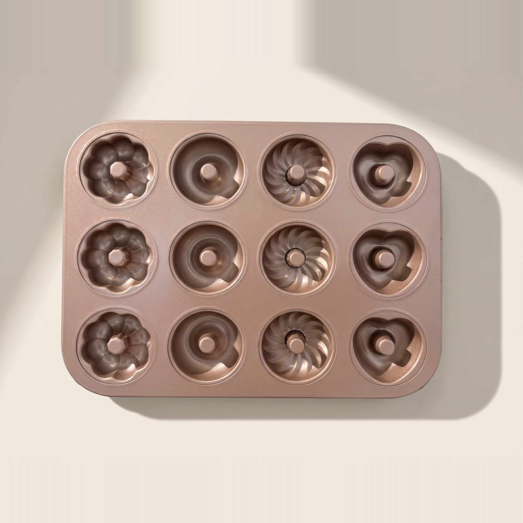 Moule à 12 beignets antiadhésif iBake — 4 formes (35,5 x 26,5 x 3 cm)