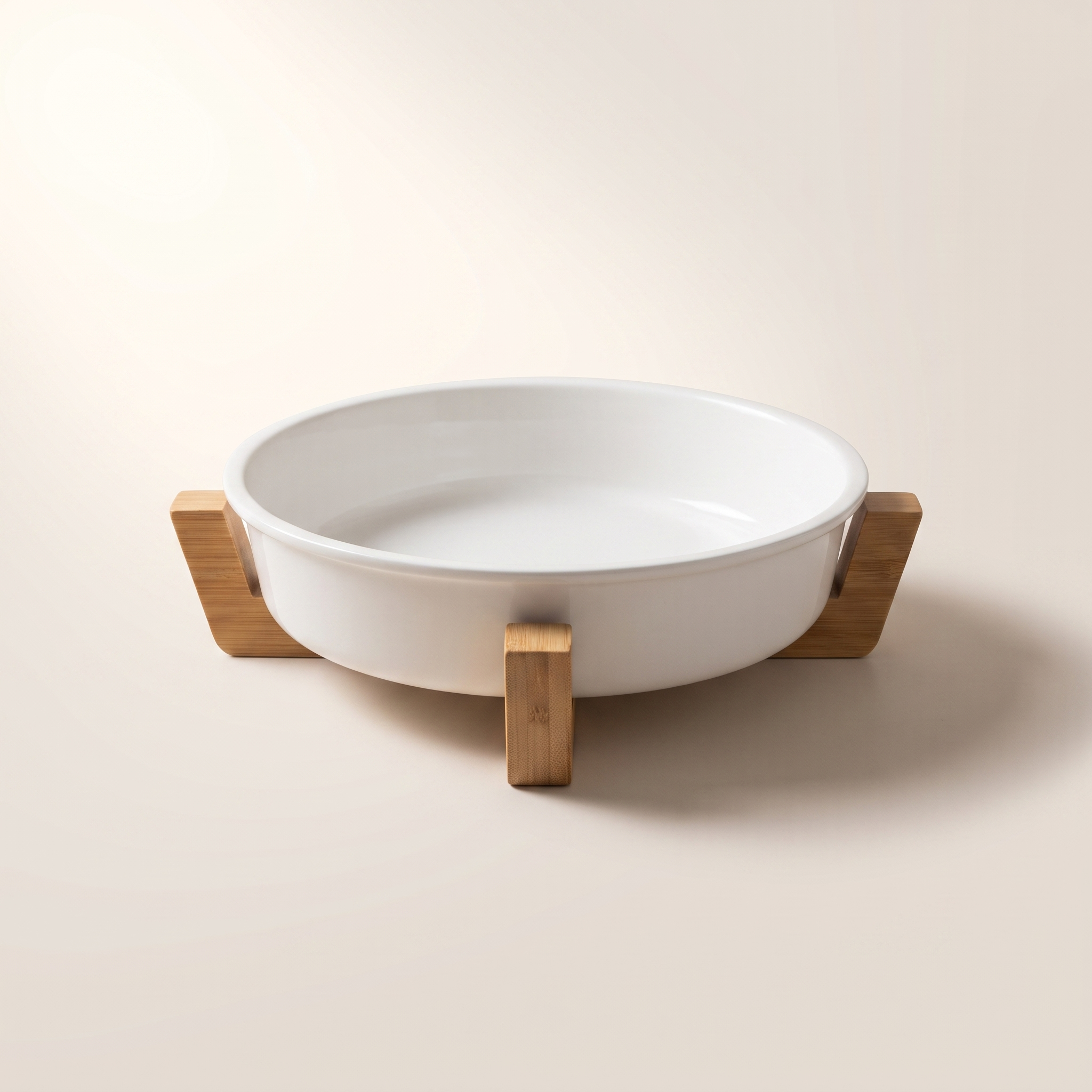Plat de cuisson en céramique allant au four et à la table avec dessous de plat en bois — 21,7 x 21,7 cm (JS Gourmet)