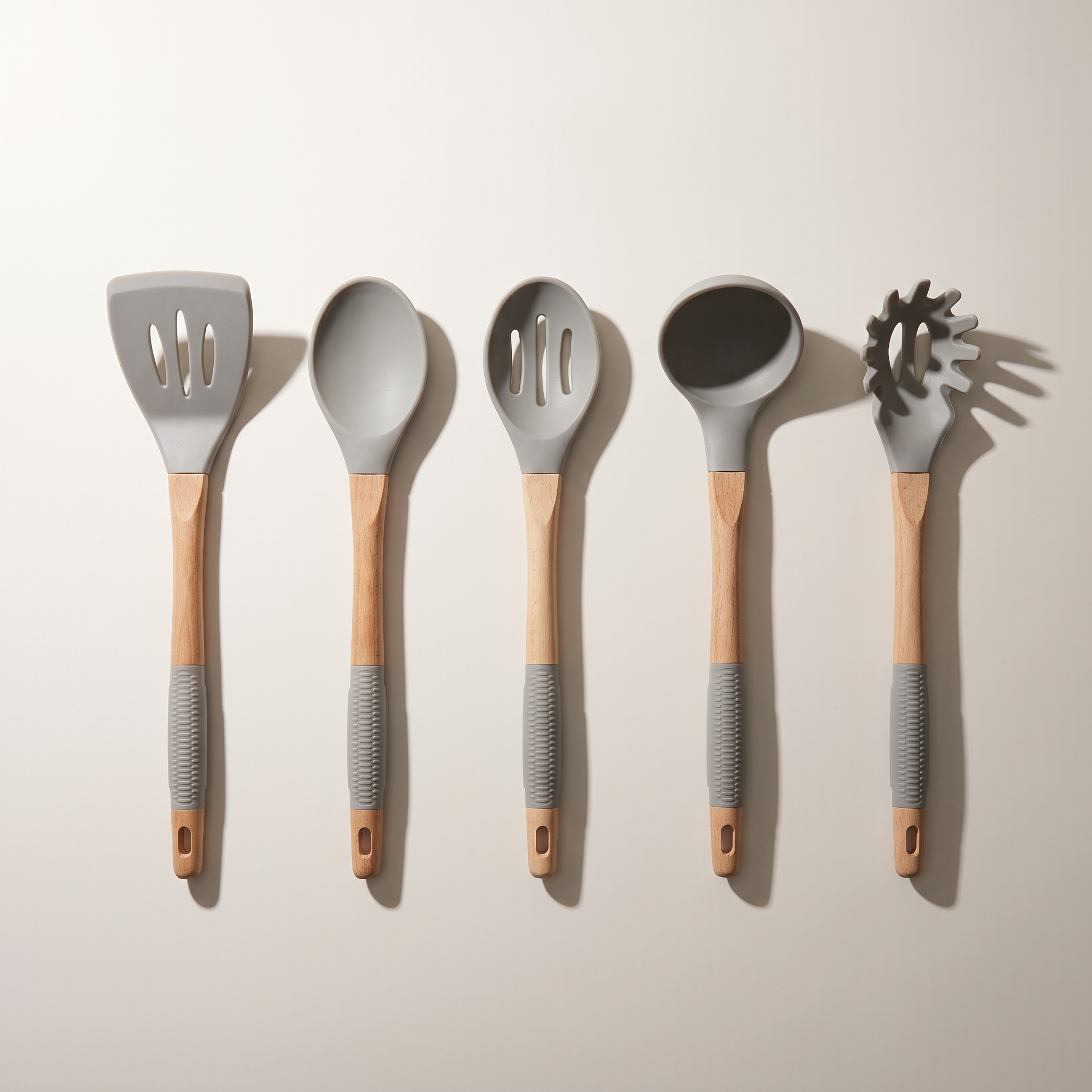 Ensemble d'ustensiles de cuisine 5 pièces en hêtre et silicone JS Gourmet — Gris