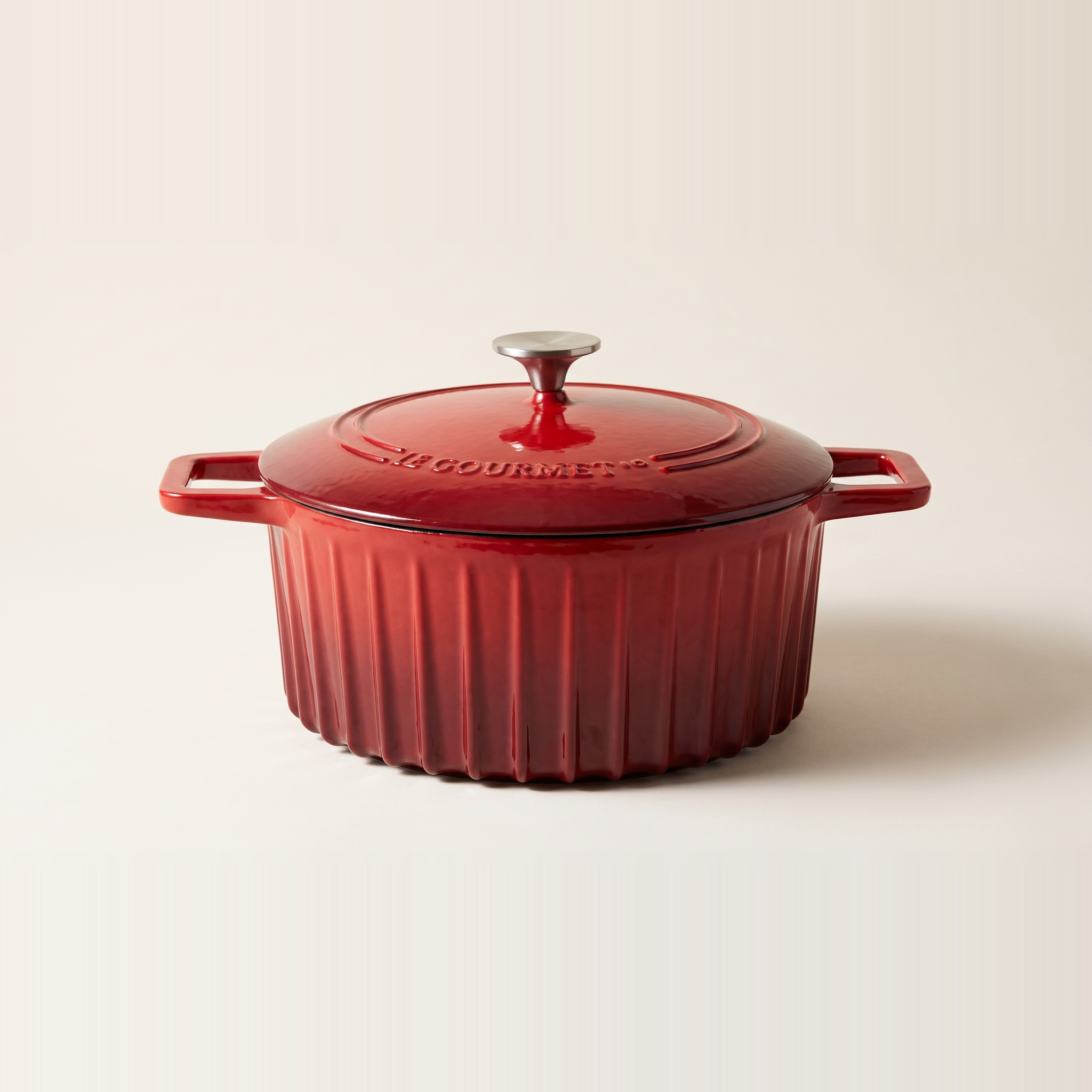 Fluted Enameled Cast Iron Dutch Oven — Cherry Red, 5.2 L (5.5 qt)
