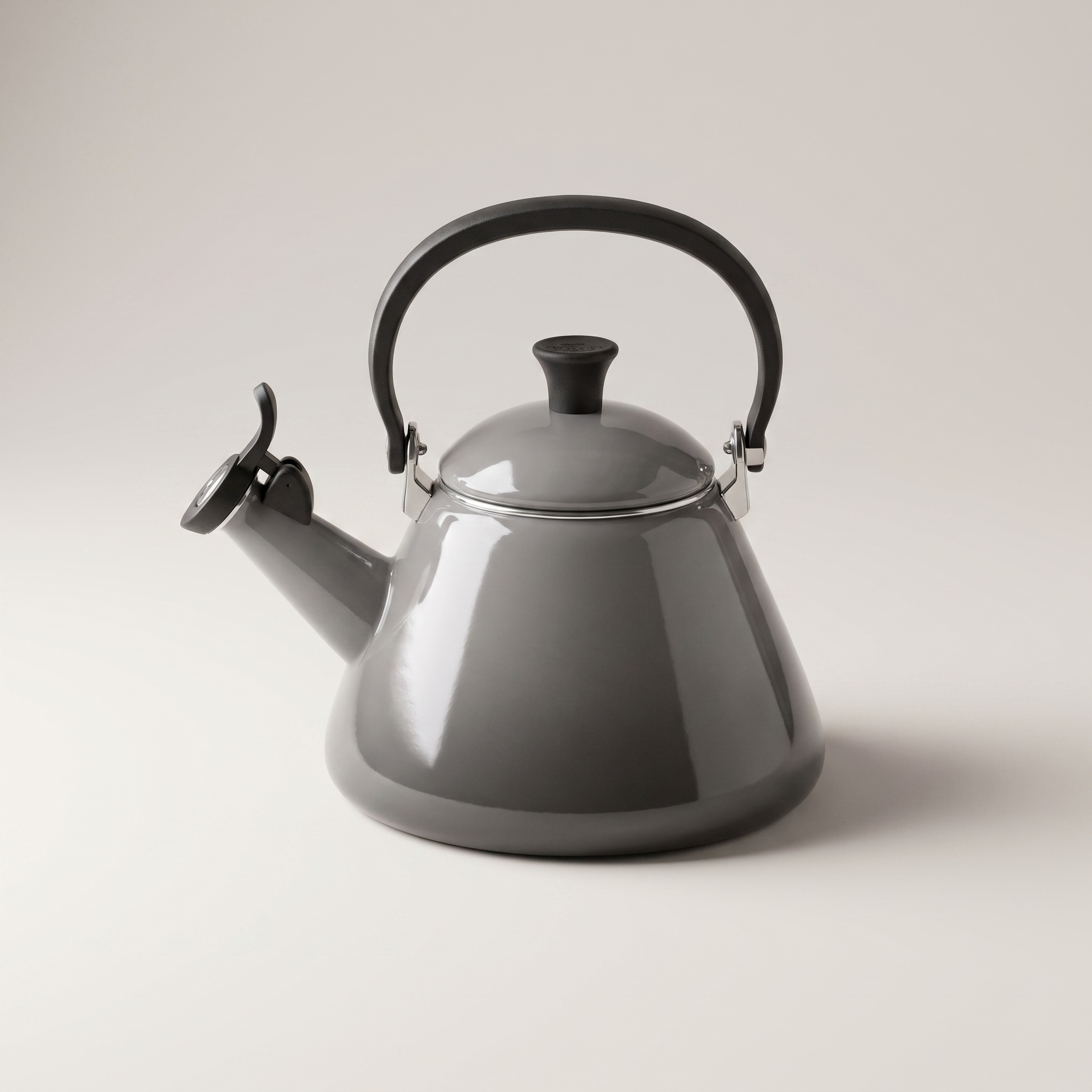 Bouilloire sifflante en acier au carbone émaillé — Gris huître, 2,1 L