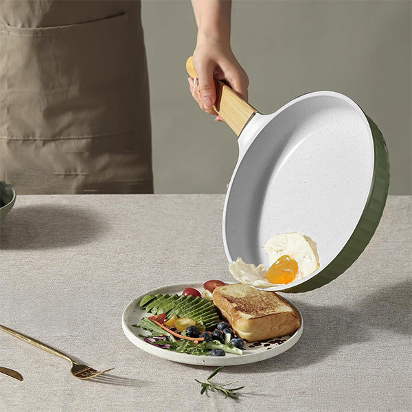 Metal pan, grey ceramic exterior, green interior, 24 cm