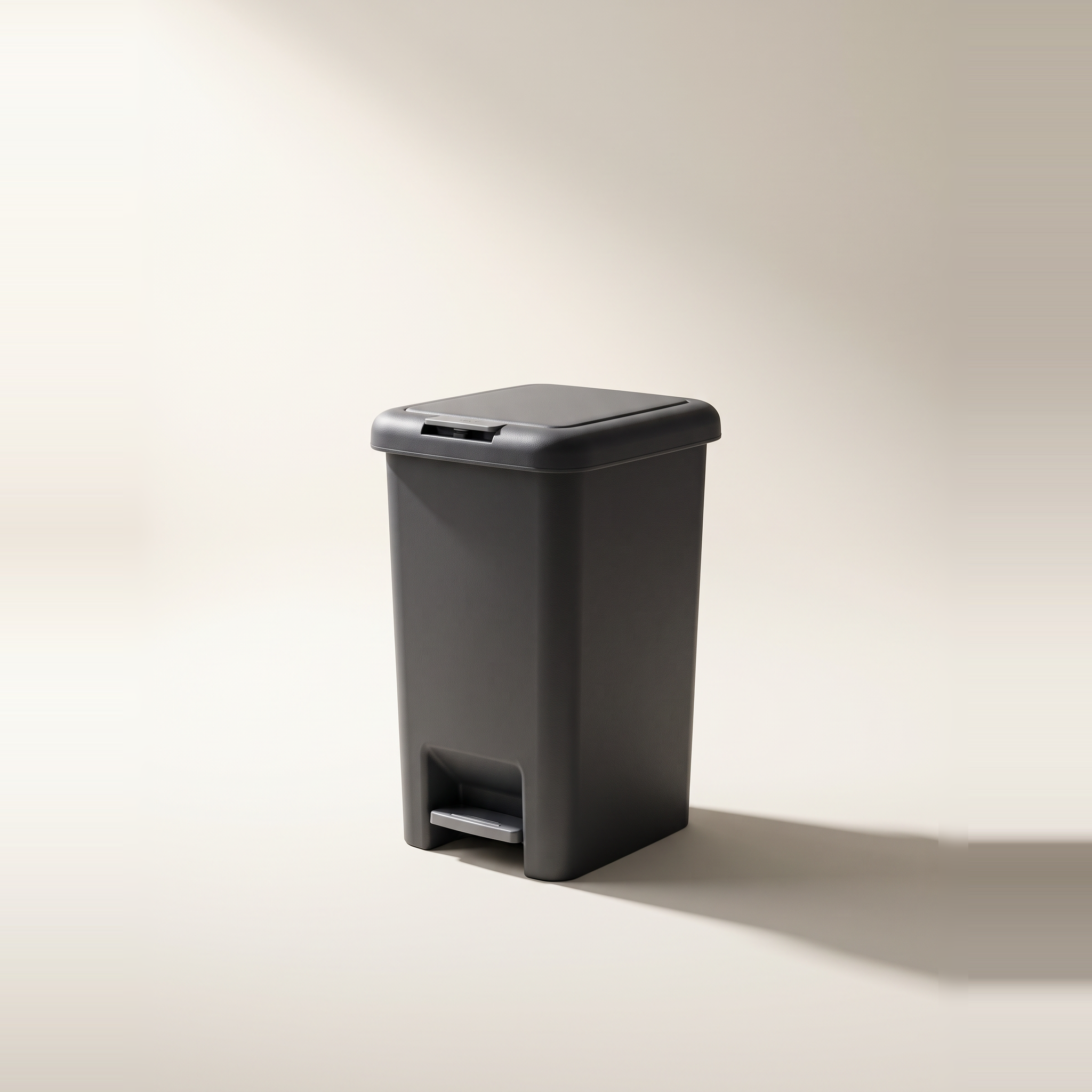 Poubelle 8L à pédale et à couvercle poussoir – Noir