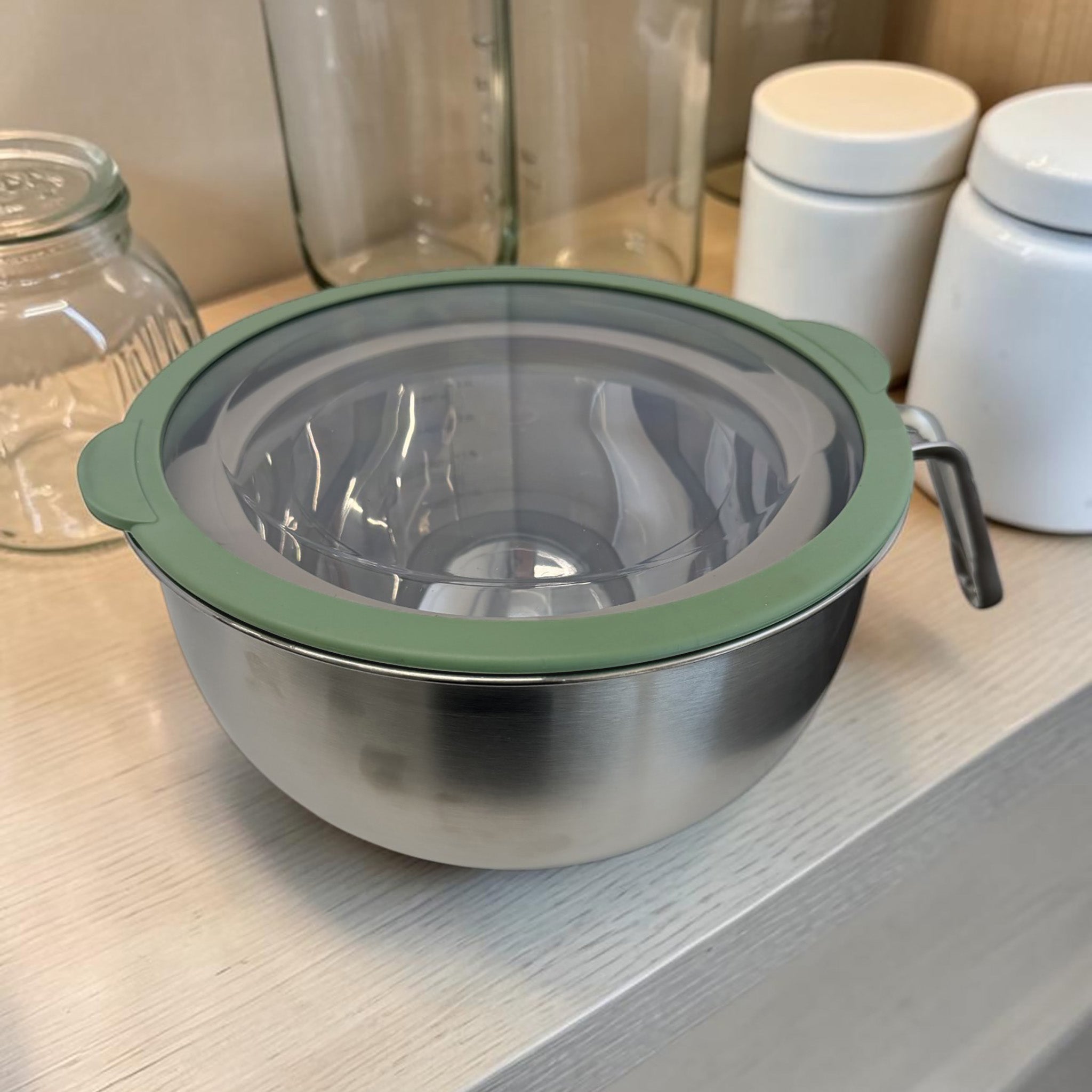 Set of 2 Stackable Stainless Steel Mixing Bowls with Airtight Lids and Handles
